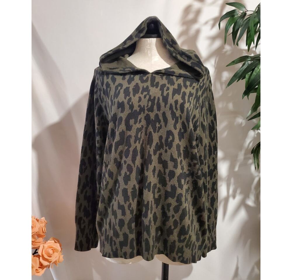 J Jill Leopard Animal Print Hoodie Size L Green Knit Hooded Sweater Soft Comfort